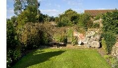 Elm Farm Country House : walled garden